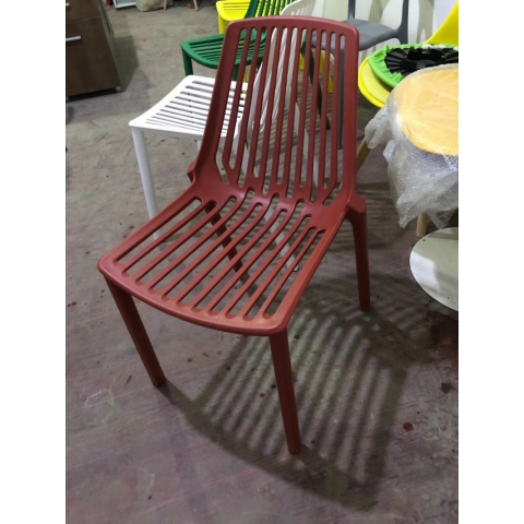 勝芳家具批發(fā)咖啡椅 伊姆斯 創(chuàng)意椅 塑料凳 設(shè)計(jì)師椅 時(shí)尚簡(jiǎn)約 休閑椅 伊姆斯椅子 餐廳家具 書房家具 休閑家具 扣椅 創(chuàng)贏家具