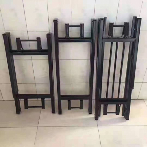 勝芳彈簧折疊桌批發(fā) 地?cái)傋?簡(jiǎn)易折疊餐桌 長(zhǎng)方形簡(jiǎn)易折疊餐桌 餐桌 酒店大圓桌 飯店折疊桌 小戶型家用折疊飯桌 金寶家具