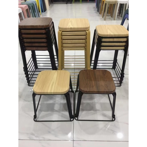 勝芳鎮(zhèn)祥文家具鋼筋凳，鐵皮凳，桌椅板凳