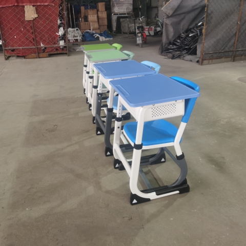 【嘉琪家具】環(huán)保C型法式升降課桌椅，質(zhì)保五年，31斤重，庫存8000套！