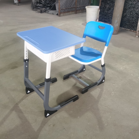 【嘉琪家具】環(huán)保C型法式升降課桌椅，質(zhì)保五年，31斤重，庫存8000套！