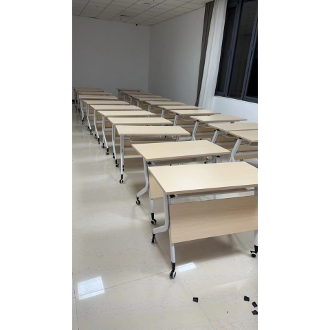 勝芳辦公桌批發(fā) 職員辦公桌 簡約辦公桌 現(xiàn)代辦公桌 簡易工作臺(tái) 輕奢辦公桌 現(xiàn)代辦公桌  培訓(xùn)桌 斯巴達(dá)家具