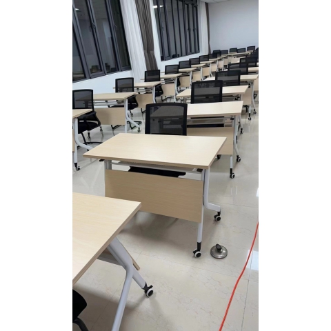勝芳辦公桌批發(fā) 職員辦公桌 簡約辦公桌 現(xiàn)代辦公桌 簡易工作臺(tái) 輕奢辦公桌 現(xiàn)代辦公桌  培訓(xùn)桌 斯巴達(dá)家具
