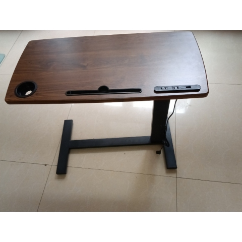 升降桌移動(dòng)方便，