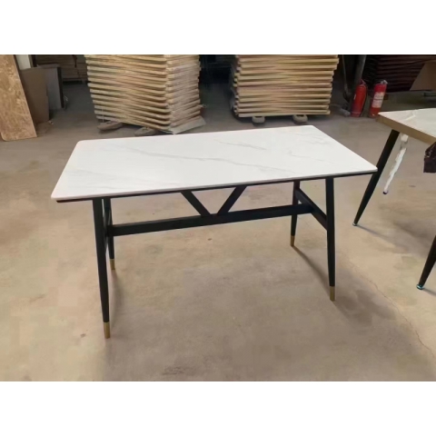 勝芳家具批發(fā) 鋼木桌子 快餐桌 椅子 桌子 鋼木家具 餐廳家具  宏運(yùn)家具