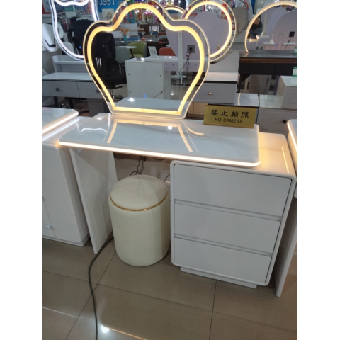 勝芳梳妝臺批發(fā) 現(xiàn)代簡約型 網(wǎng)紅小型化妝桌 輕奢 梳妝臺 梳妝桌 化妝柜 梳妝臺 化妝臺 化妝桌 美典雅居家具
